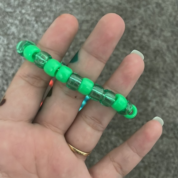 3 Bracelets 🕉 - Picture 3 of 5